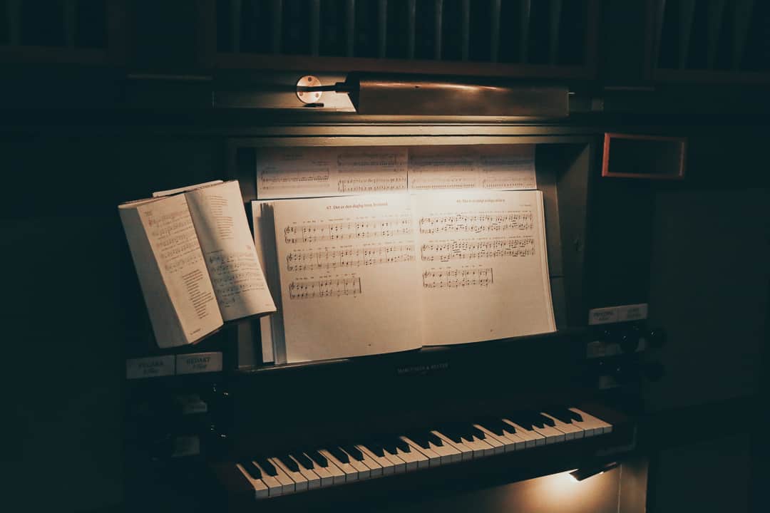 COSY MOOD WITH PIANO